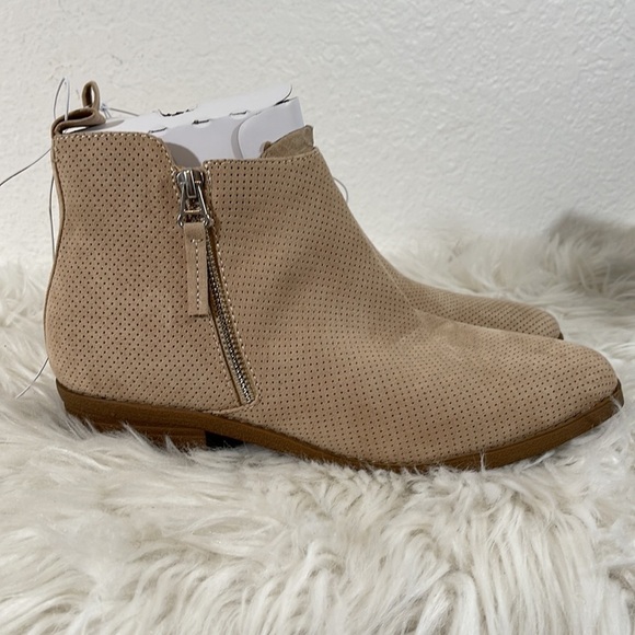 UNIVERSAL THREAD MARLIS BOOTS / BOOTIES MEMORY FOAM SIZE 9 New - Picture 6 of 13